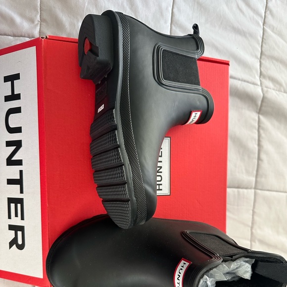 Women’s Hunter rain boot Size 7 - Picture 2 of 6